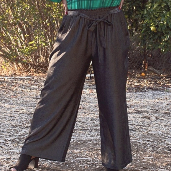 LuLaRoe Pants - NWT LulaRoe Metallic chambry wide leg pants Size 2X